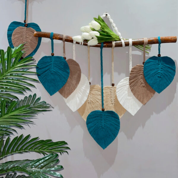 معلقة ورق الشجر