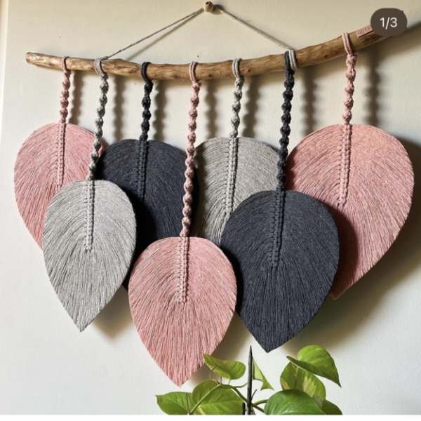 معلقة أوراق الشجر