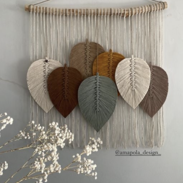 معلقة أوراق الشجر